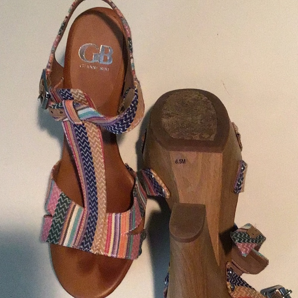 8.5 Gianna Bini Colorful and cute heels! - Picture 3 of 3